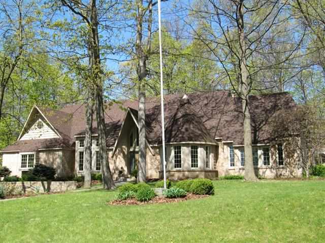 712 Oaktree Ct, Fort Wayne, IN 46845 photo 1