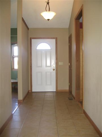 282 N Columbia Pkwy, Columbia City, IN 46725 photo 3