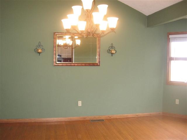 282 N Columbia Pkwy, Columbia City, IN 46725 photo 8