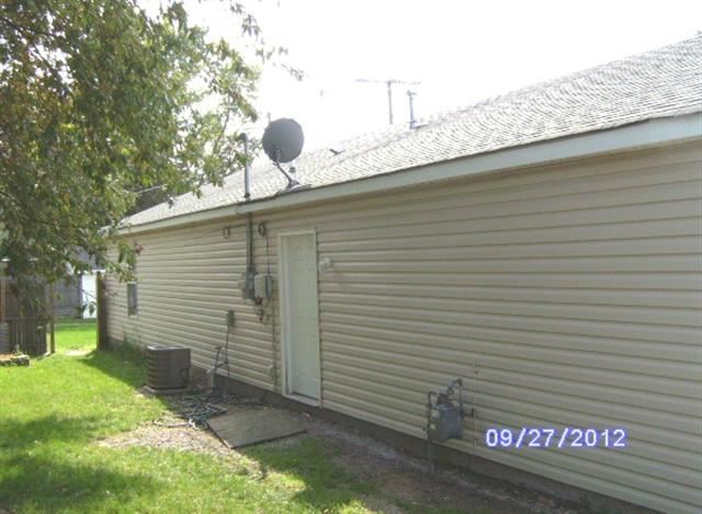 2404 Winch St, Fort Wayne, IN 46803 photo 3