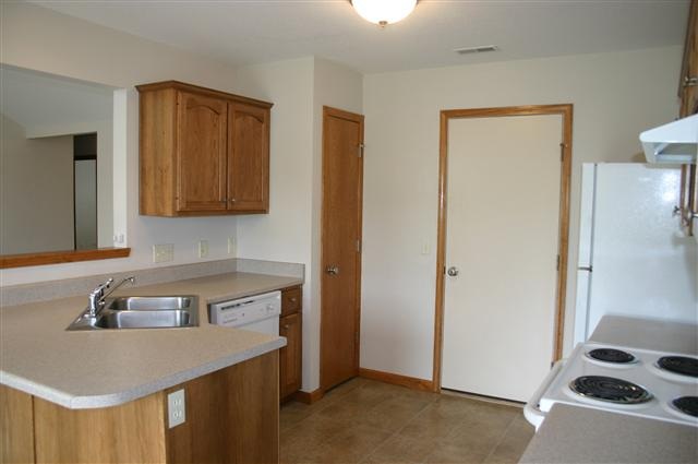 9430 Acacia Psge, Fort Wayne, IN 46835 photo 4