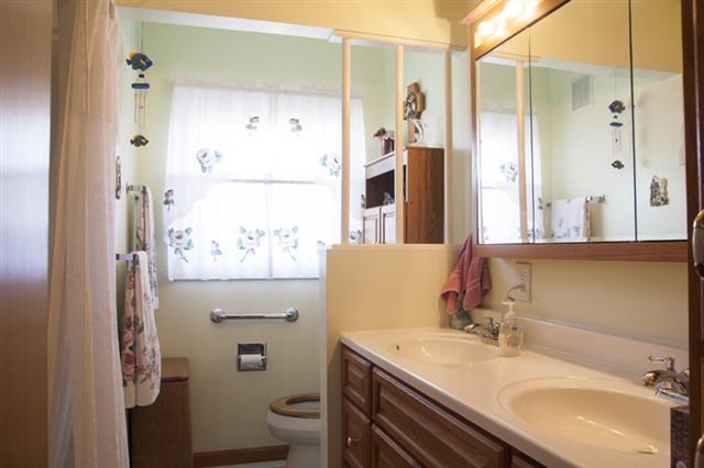 8013 Sunny Ln, Fort Wayne, IN 46835 photo 7