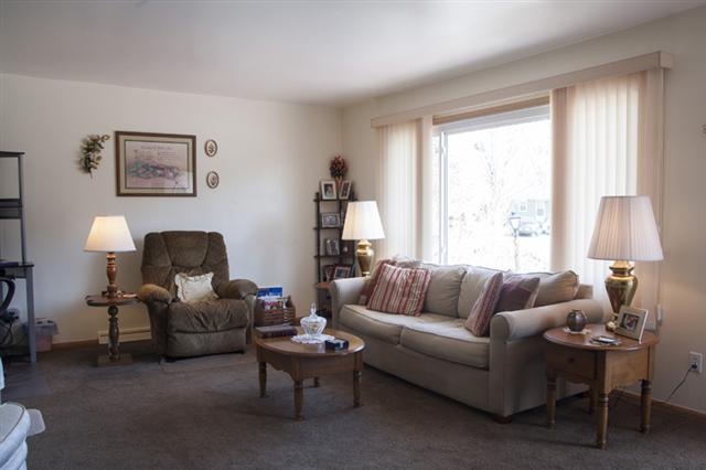 8013 Sunny Ln, Fort Wayne, IN 46835 photo 2