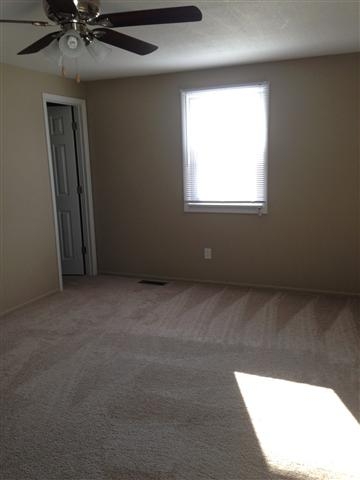 2038 Gladstone Dr, Fort Wayne, IN 46816 photo 9