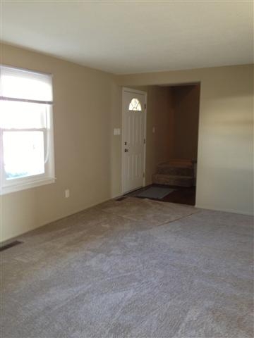 2038 Gladstone Dr, Fort Wayne, IN 46816 photo 3