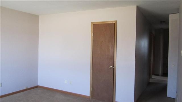 923 Rockcliff Ct, Fort Wayne, IN 46819 photo 3
