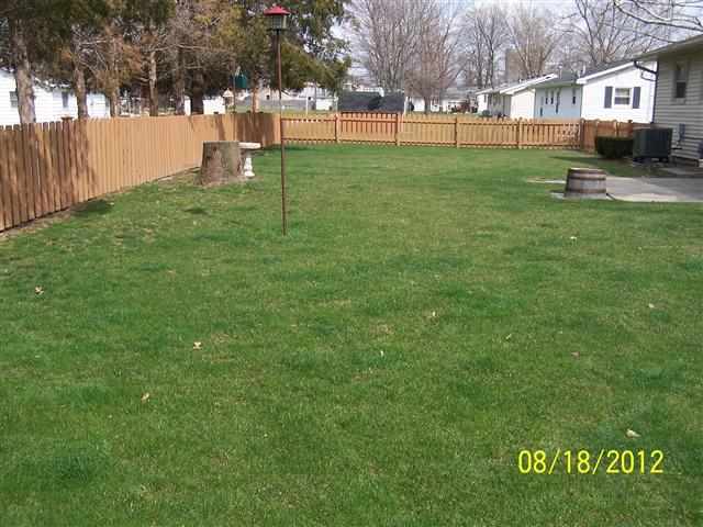 210 W Andrews St, Monroe, IN 46772 photo 4