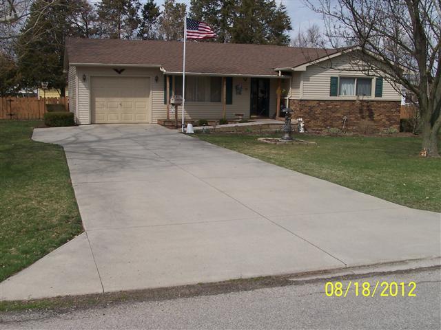210 W Andrews St, Monroe, IN 46772 photo 3