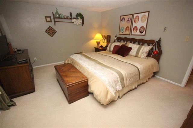 1908 Montgomery Ct, Fort Wayne, IN 46815 photo 5