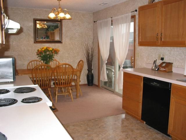 512 Briarfield Dr, Fort Wayne, IN 46825 photo 10