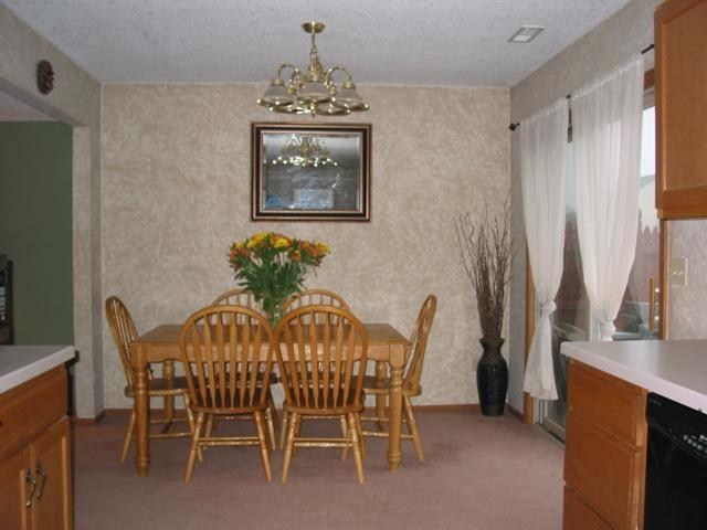 512 Briarfield Dr, Fort Wayne, IN 46825 photo 3