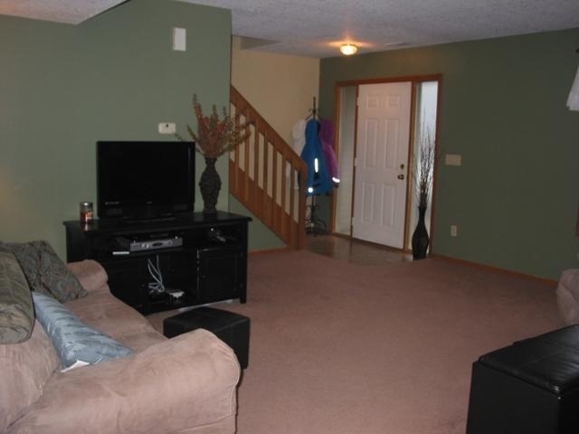512 Briarfield Dr, Fort Wayne, IN 46825 photo 9