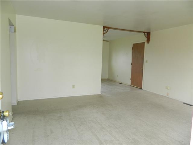 2211 Maplewood Rd, Fort Wayne, IN 46819 photo 2