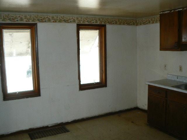 111 N Guilford St, Garrett, IN 46738 photo 6