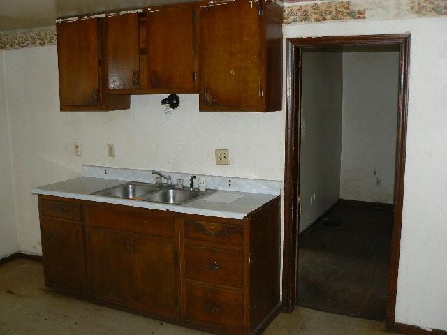 111 N Guilford St, Garrett, IN 46738 photo 5