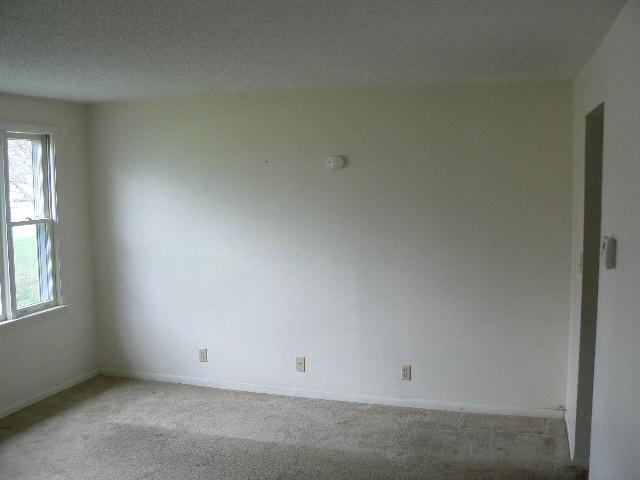 2206 Dale Dr, Fort Wayne, IN 46819 photo 3