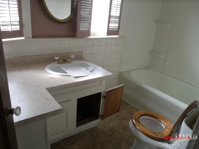 331 W Oakdale Dr, Fort Wayne, IN 46807 photo 3