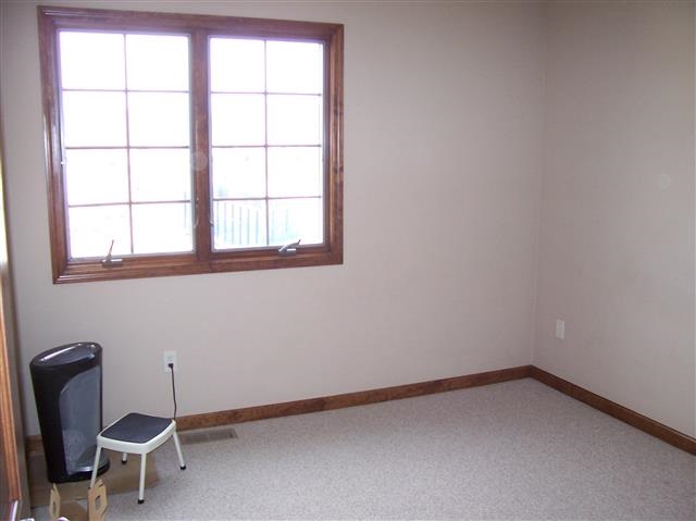 8527 Backwater Dr, Fort Wayne, IN 46818 photo 11