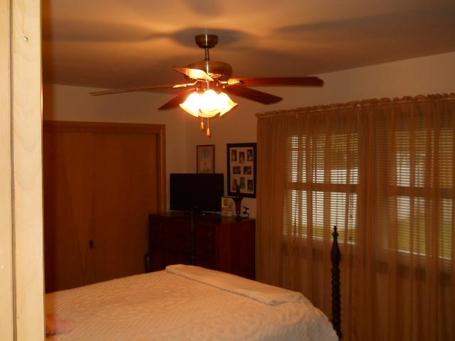315 Jackson St, Decatur, IN 46733 photo 11