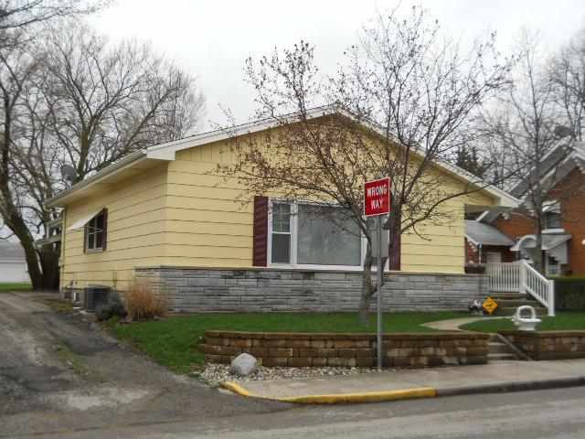 315 Jackson St, Decatur, IN 46733 photo 4