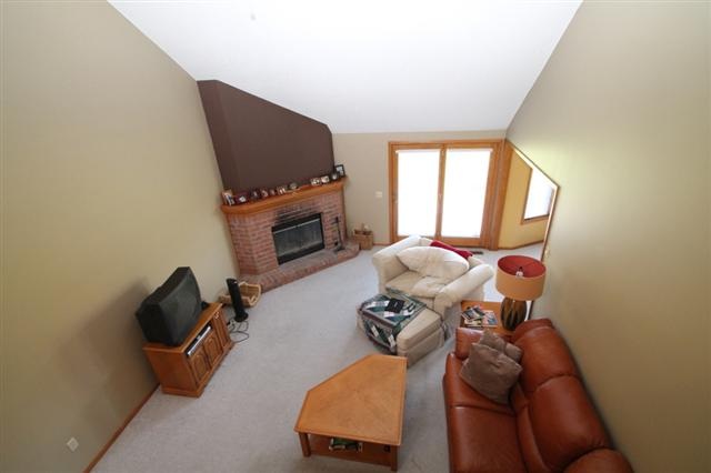 2628 Bluewater Trl, Fort Wayne, IN 46804 photo 6
