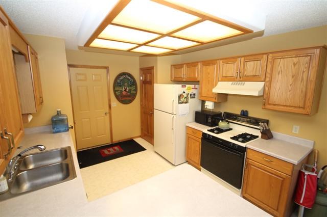 2628 Bluewater Trl, Fort Wayne, IN 46804 photo 13