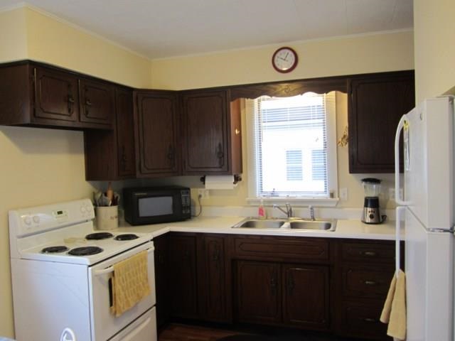 409 W Main St, Butler, IN 46721 photo 5
