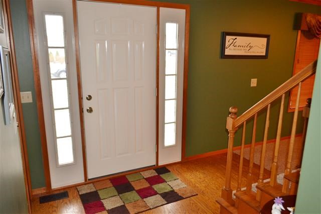 208 White Field Dr, Fort Wayne, IN 46804 photo 2