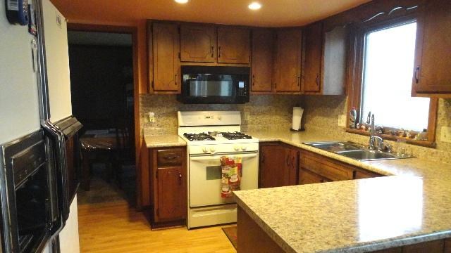 833 Easton Trl, Fort Wayne, IN 46825 photo 2
