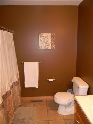 703 W Union St, Ligonier, IN 46767 photo 10