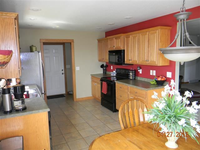 703 W Union St, Ligonier, IN 46767 photo 5
