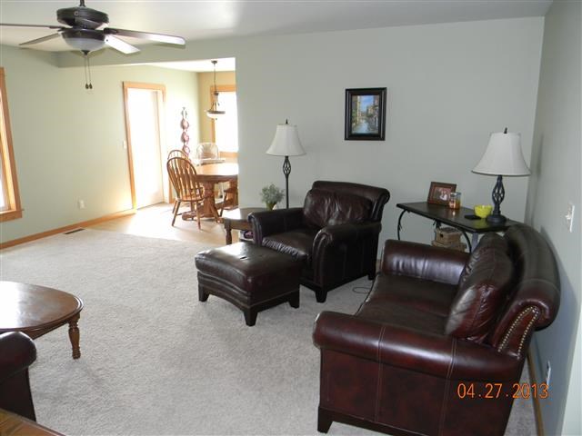 703 W Union St, Ligonier, IN 46767 photo 9