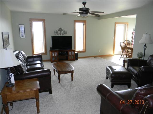 703 W Union St, Ligonier, IN 46767 photo 8