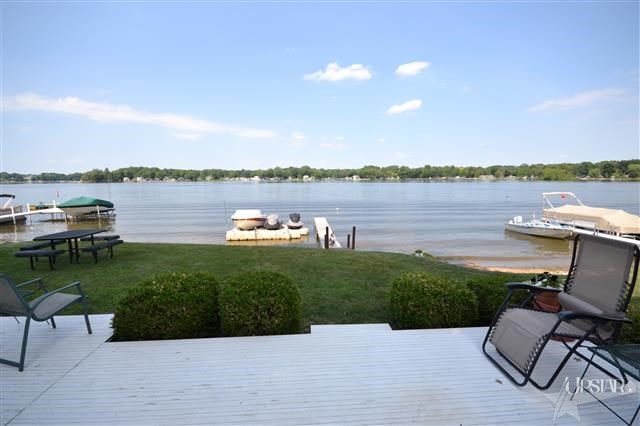 640 Lane 275 Turkey Lk, Hudson, IN 46747 photo 4