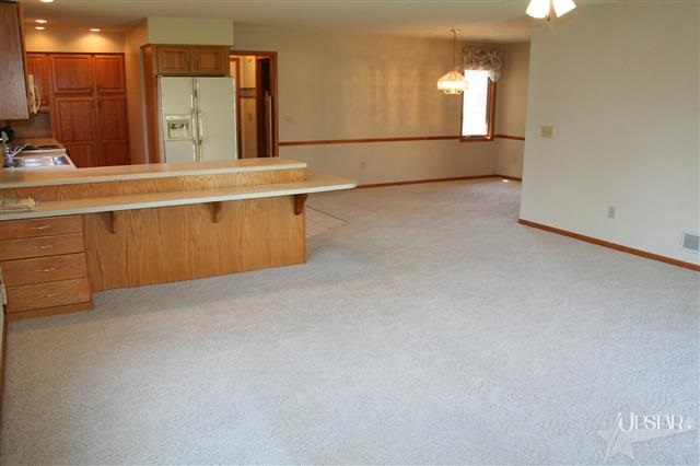 3014 Shalimar Cir, Fort Wayne, IN 46808 photo 2