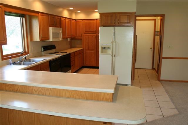 3014 Shalimar Cir, Fort Wayne, IN 46808 photo 3