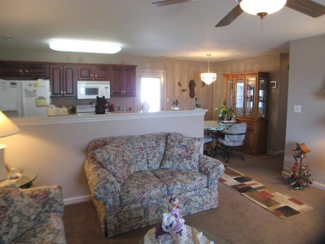 215 W Spring St #b, Bluffton, IN 46714 photo 4