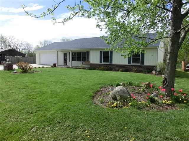 1917 Danny Dr, Fort Wayne, IN 46818 photo 1