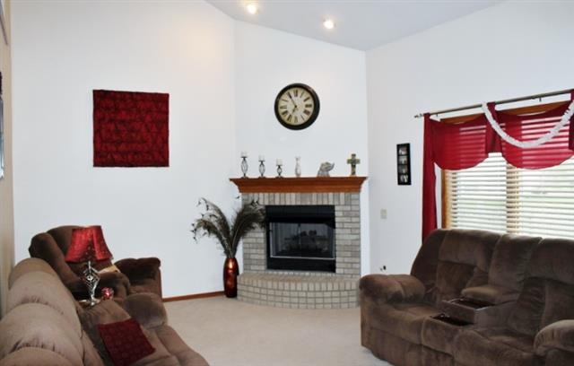 9326 Ballymore Dr, Fort Wayne, IN 46835 photo 9