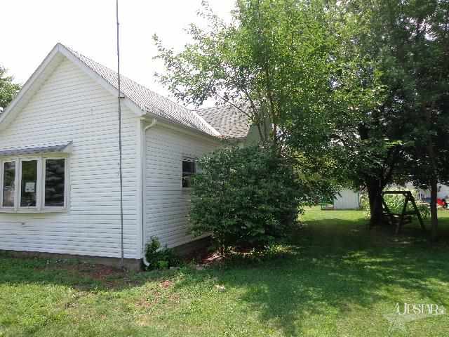 210 W Butcher St, Geneva, IN 46740 photo 2