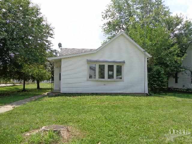210 W Butcher St, Geneva, IN 46740 photo 1