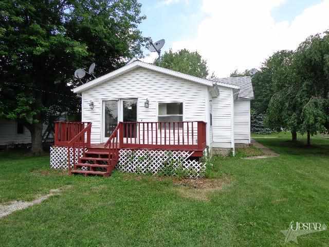 210 W Butcher St, Geneva, IN 46740 photo 4