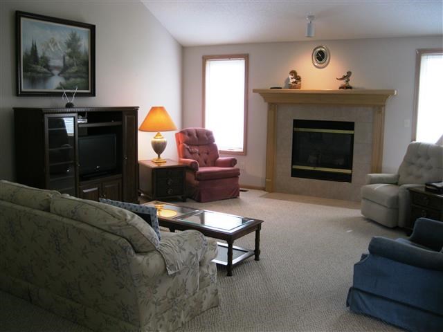 9228 Wembley Ct, Fort Wayne, IN 46825 photo 3