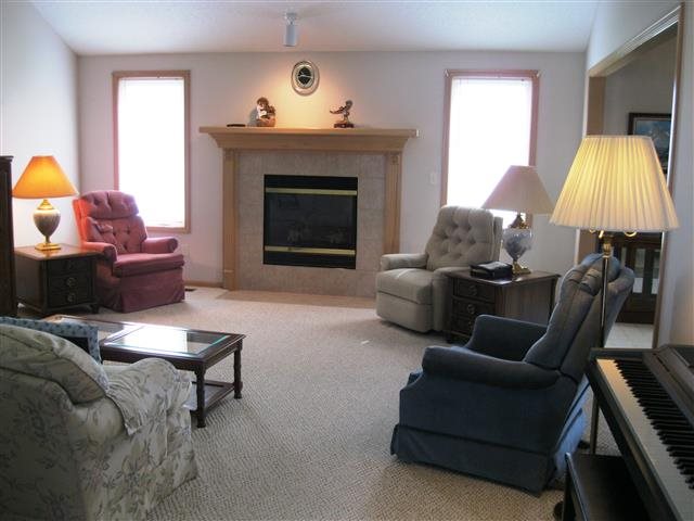 9228 Wembley Ct, Fort Wayne, IN 46825 photo 2