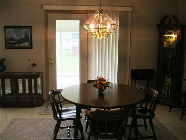 9228 Wembley Ct, Fort Wayne, IN 46825 photo 4