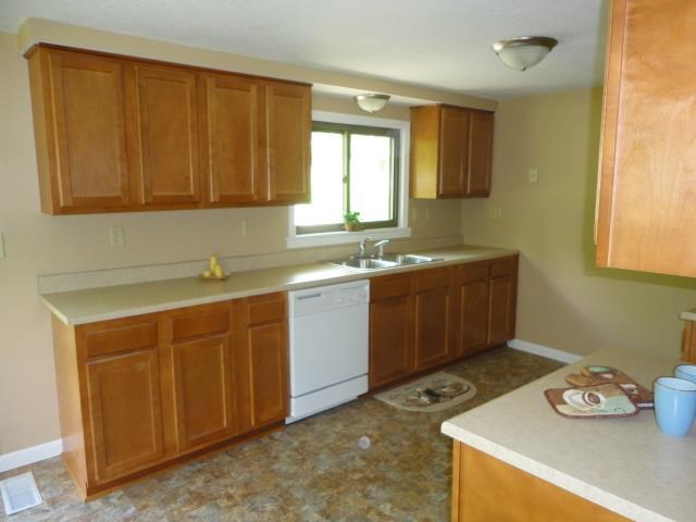 1675 N 300 W, Huntington, IN 46750 photo 4