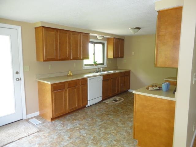 1675 N 300 W, Huntington, IN 46750 photo 1