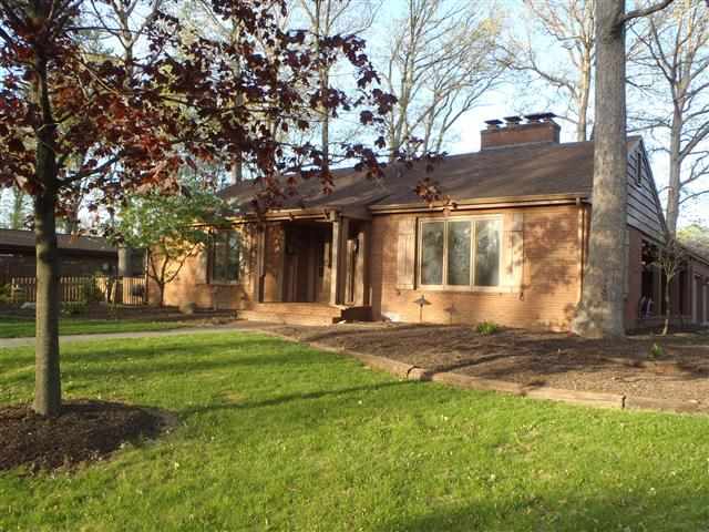 2910 Glencairn Dr, Fort Wayne, IN 46815 photo 2