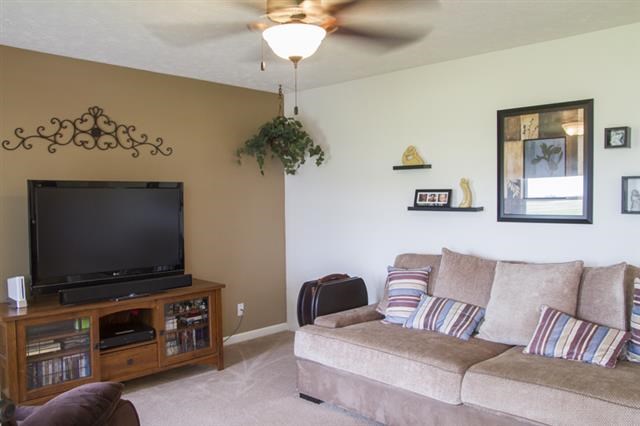 11932 Yoder Rd, Roanoke, IN 46783 photo 2