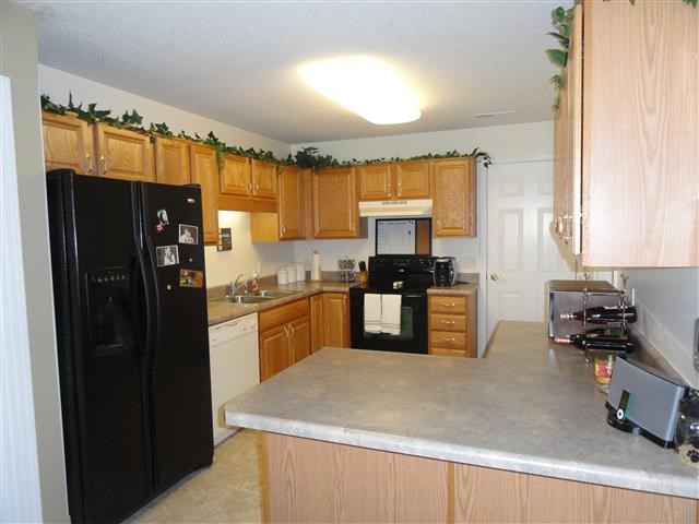 102 Berkley Ct, Decatur, IN 46733 photo 9